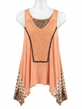 Gimmicks by BKE Peach Crochet Lace Handkerchief Tank Top - Size M